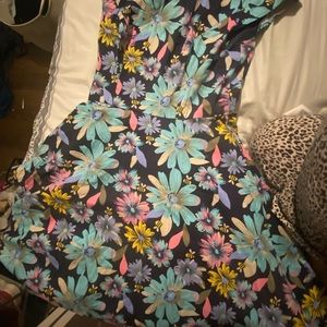 Flower with bumble bee dress with pockets